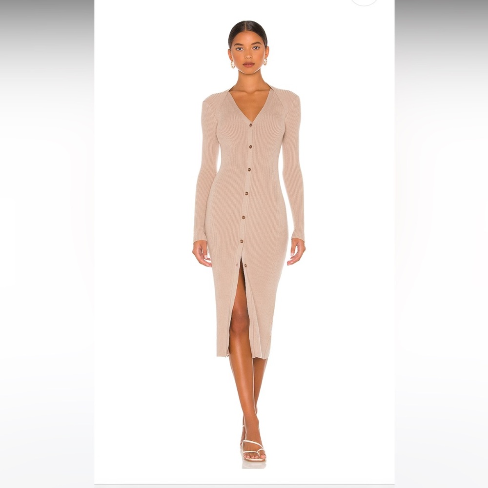Lula Dress in Oyster Grey
Song of Style